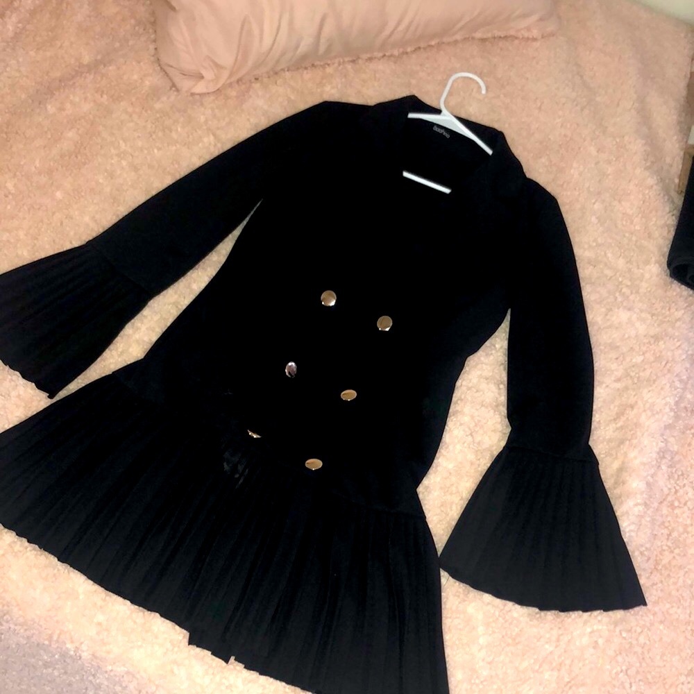 BOHO brand dress. Size 10 only wore once! It’s super cute and chic